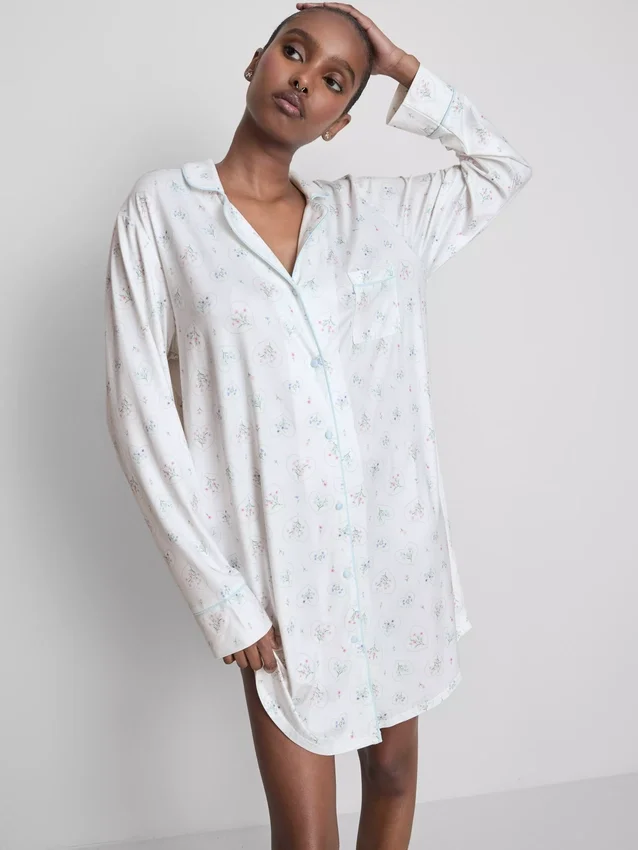Camisa de dormir holgada estilo boyfriend con estampado