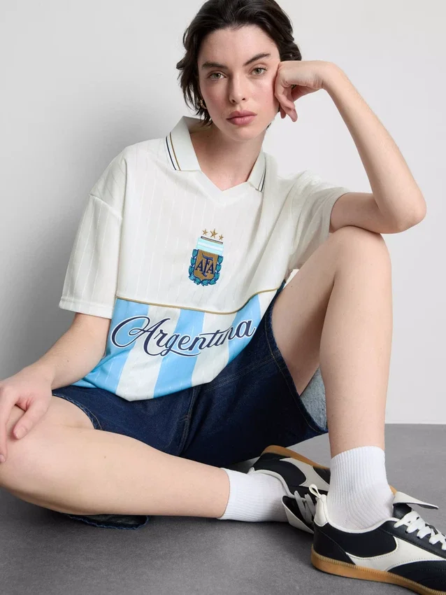 Camisa de fútbol argentina con cuello