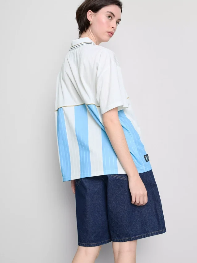 Camisa de fútbol argentina con cuello