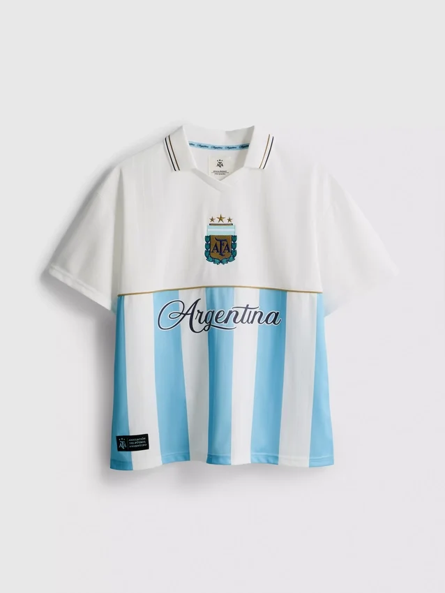 Camisa de fútbol argentina con cuello