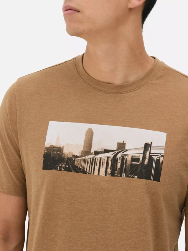 Camisa de manga corta con foto