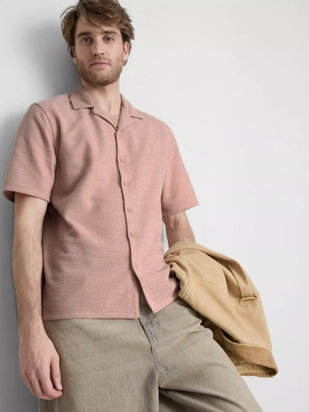 Camisa de manga corta con textura
