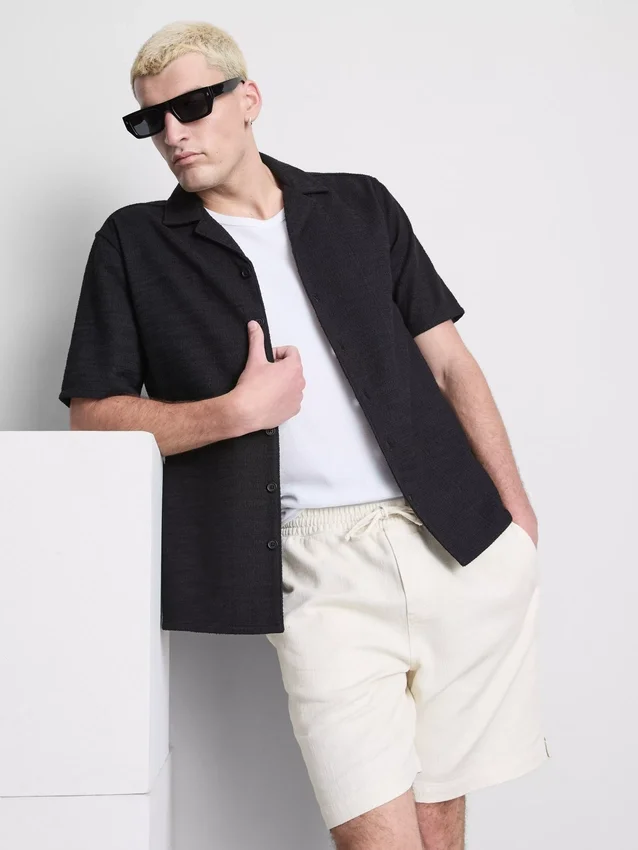 Camisa de manga corta con textura