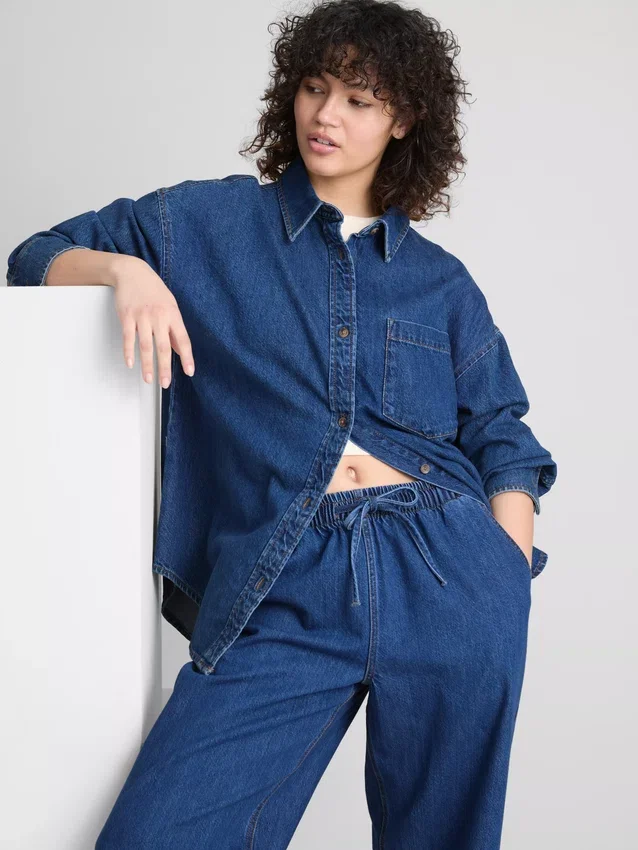 Camisa de mezclilla de algodón de corte holgado con botones