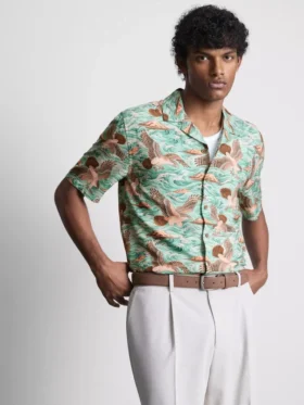 Camisa de pantalón corto con botones y estampado de pájaros