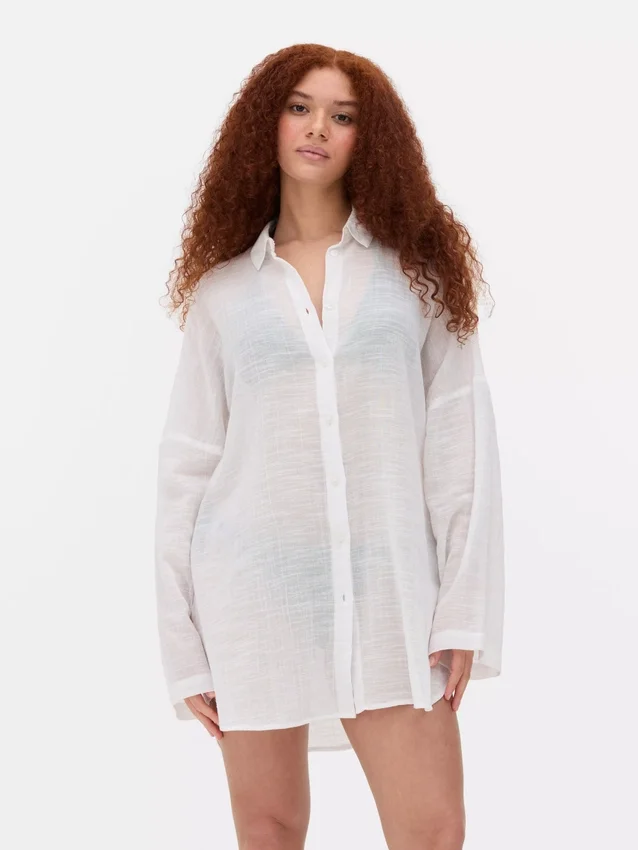 Camisa de playa transparente