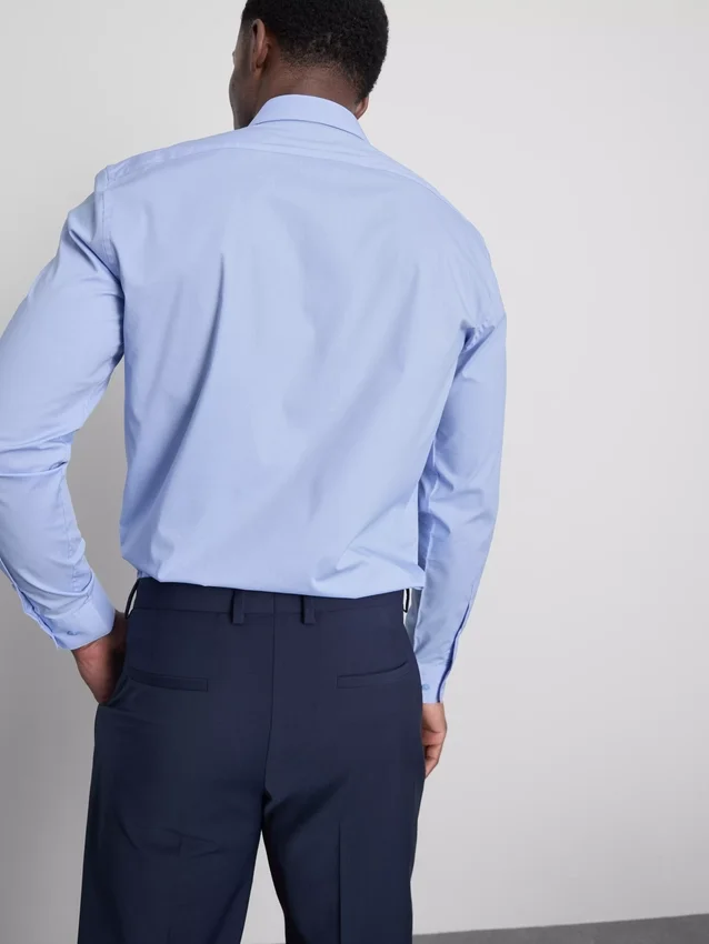 Camisa elástica de corte regular