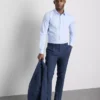 Camisa formal de corte ajustado