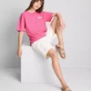 Camisa oversize de color habana con estampado gráfico, con alto contenido de algodón