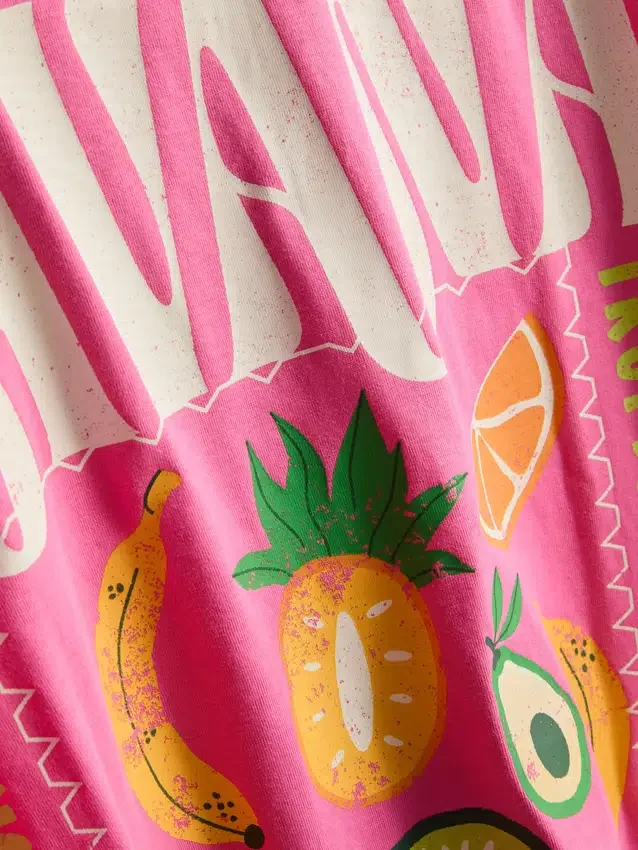 Camisa oversize de color habana con estampado gráfico, con alto contenido de algodón