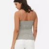 Camisa sin mangas elástica con cuello redondo
