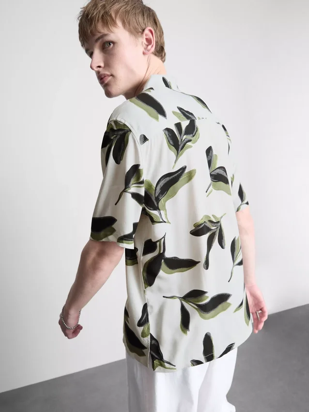Camisas botánicas de manga corta con botones