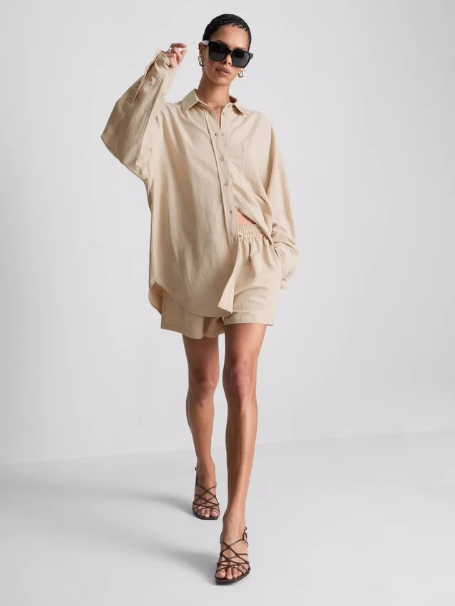 Camisas clásicas de mezcla de algodón con botones