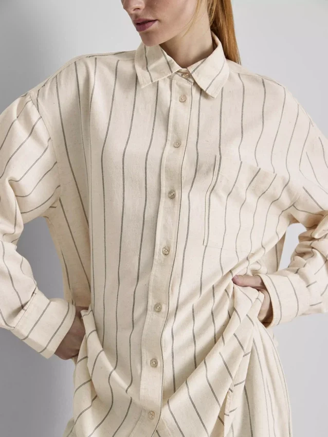 Camisas clásicas de mezcla de algodón con botones