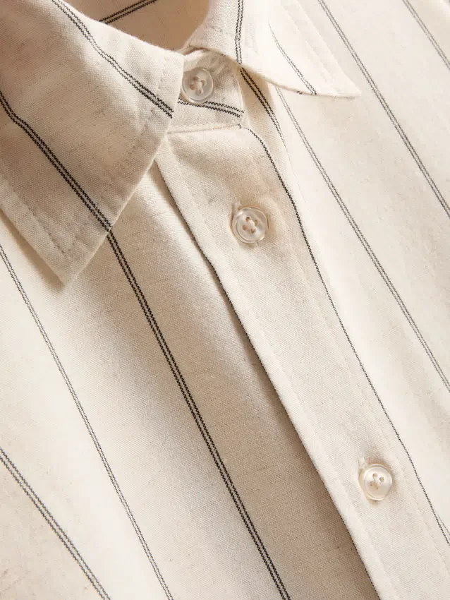 Camisas clásicas de mezcla de algodón con botones