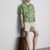 Camisas con cuello rever y estampado floral