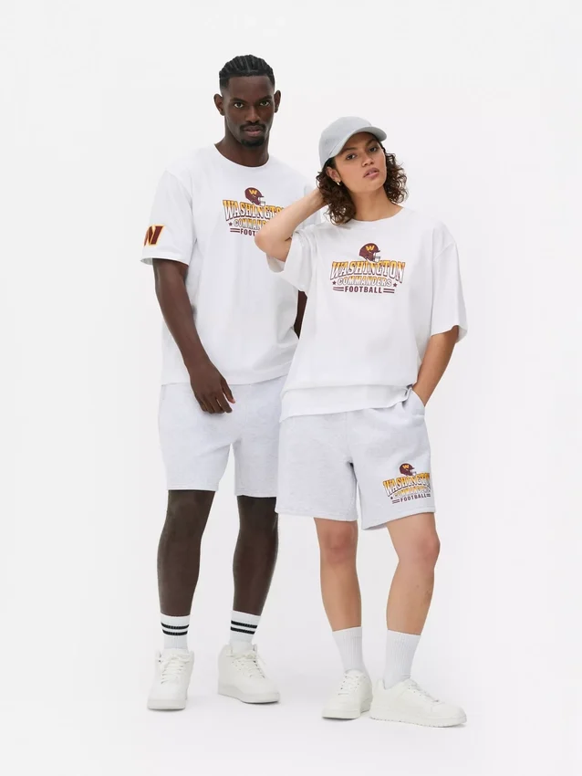 Camisas con el logotipo de los Washington Commanders de la NFL