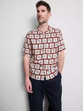 Camisas con estampado de azulejos costeros