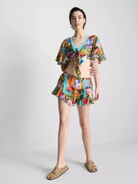 Camisas cortas con estampado tropical y lazo