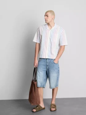 Camisas de cuello reverso con rayas del Orgullo