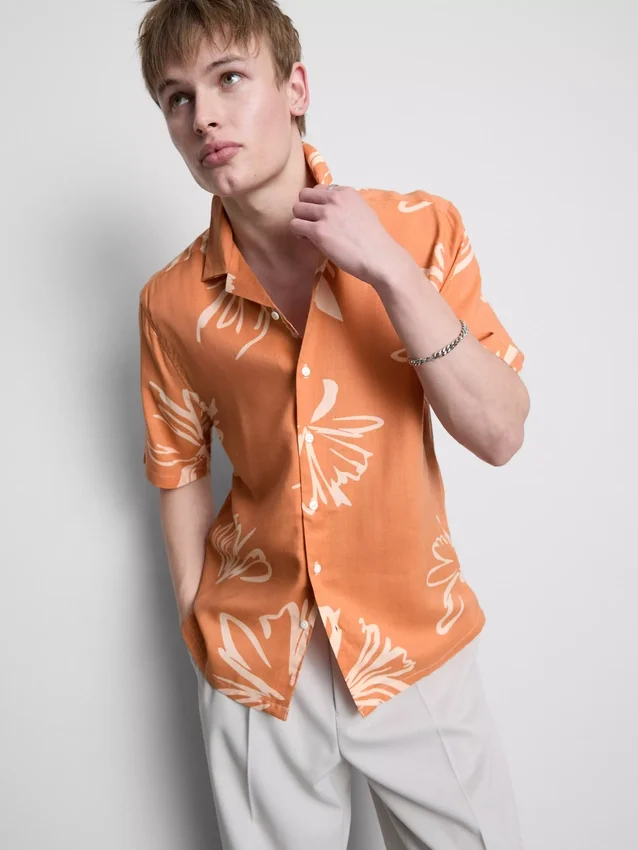 Camisas de estilo vacacional con estampado floral abstracto