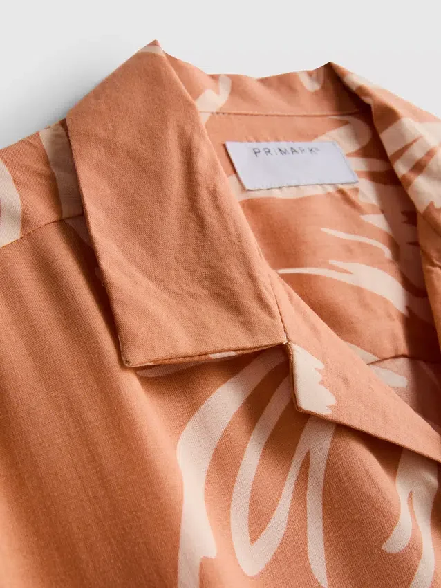 Camisas de estilo vacacional con estampado floral abstracto