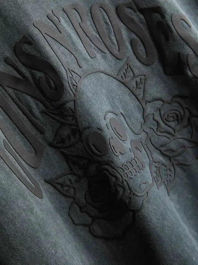 Camisas de Guns N’ Roses con ribete de encaje