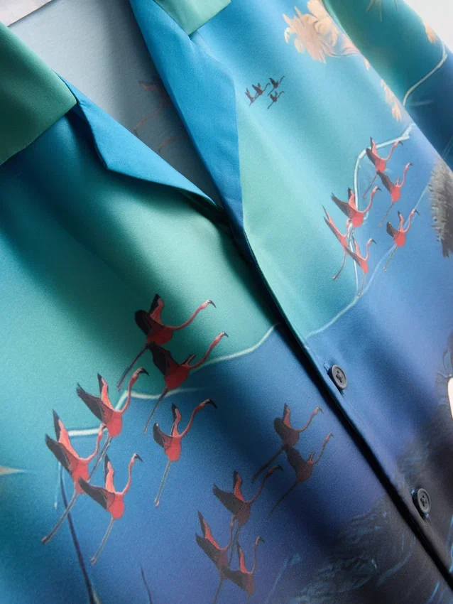 Camisas de manga corta con botones y estampado de flamencos