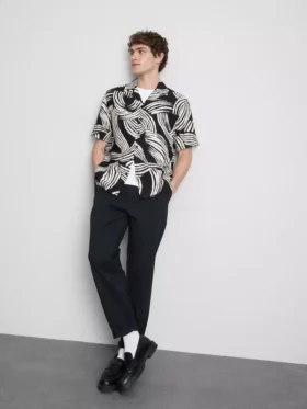 Camisas de manga corta con estampado abstracto de hojas