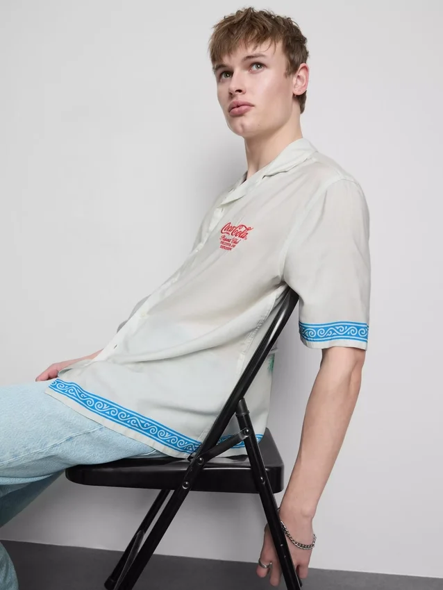 Camisas de manga corta de Coca-Cola