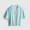 Camisas de pijama cortas a rayas en tonos pastel, ideales para relajarse