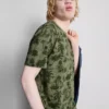 Camisas estampadas de manga corta