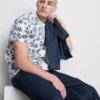 Camisas estampadas de manga corta