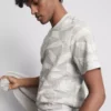 Camisas estampadas de manga corta
