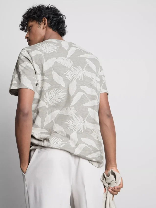 Camisas estampadas de manga corta