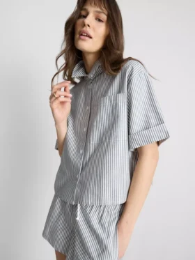 Camisas Oxford cortas de corte cuadrado y manga corta