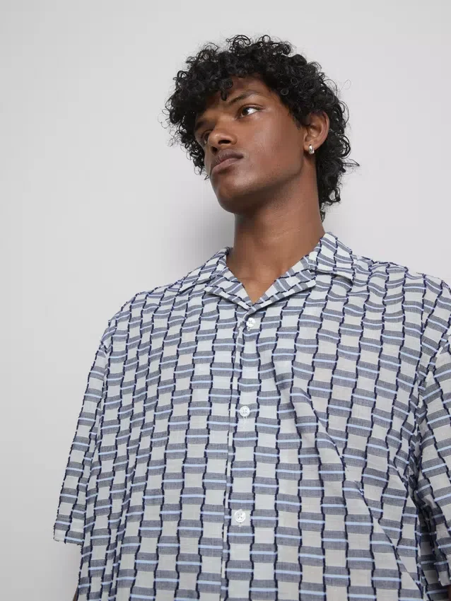 Camisas texturizadas con cuello revere