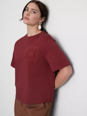 Camiseña de algodón de manga corta tejida a ganchillo