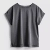 Camiseña de cuello redondo con mangas enrolladas