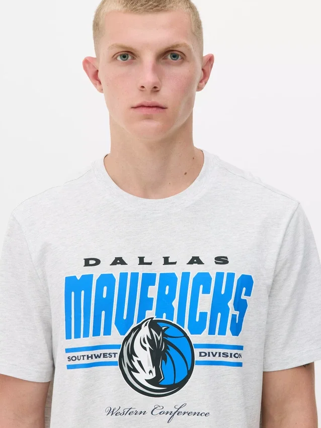 Camiseña de los Dallas Mavericks de la NBA