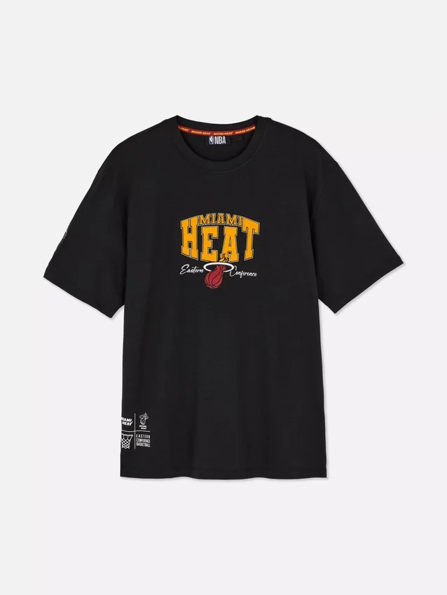 Camiseña de los Miami Heat de la NBA