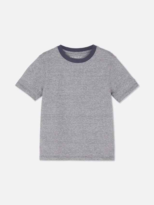 Camiseta a rayas finas