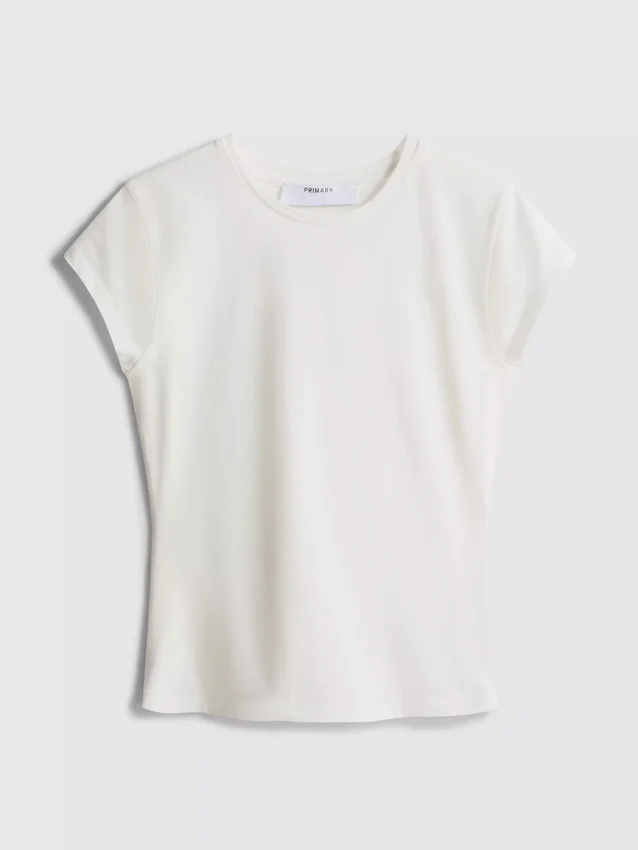 Camiseta ajustada con mangas casquillo