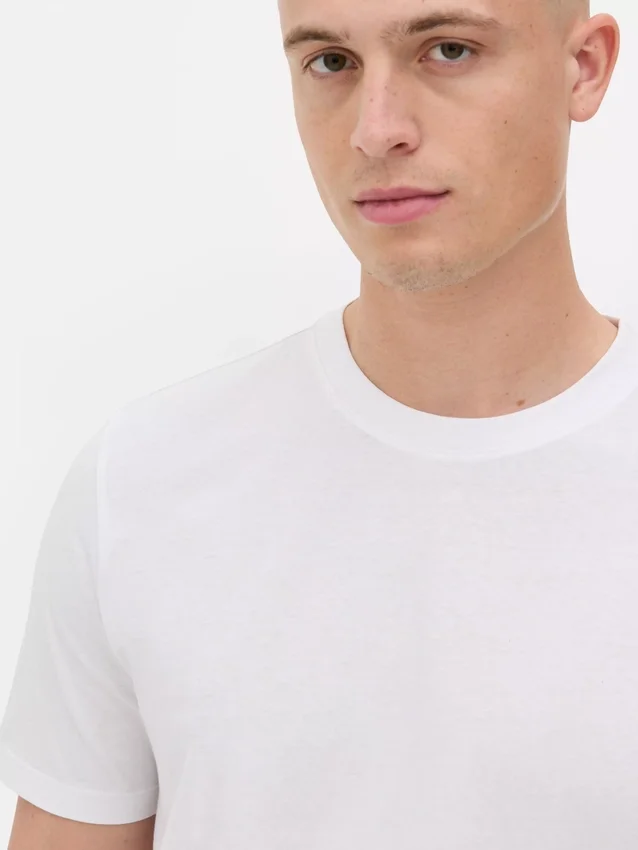 Camiseta básica de corte regular
