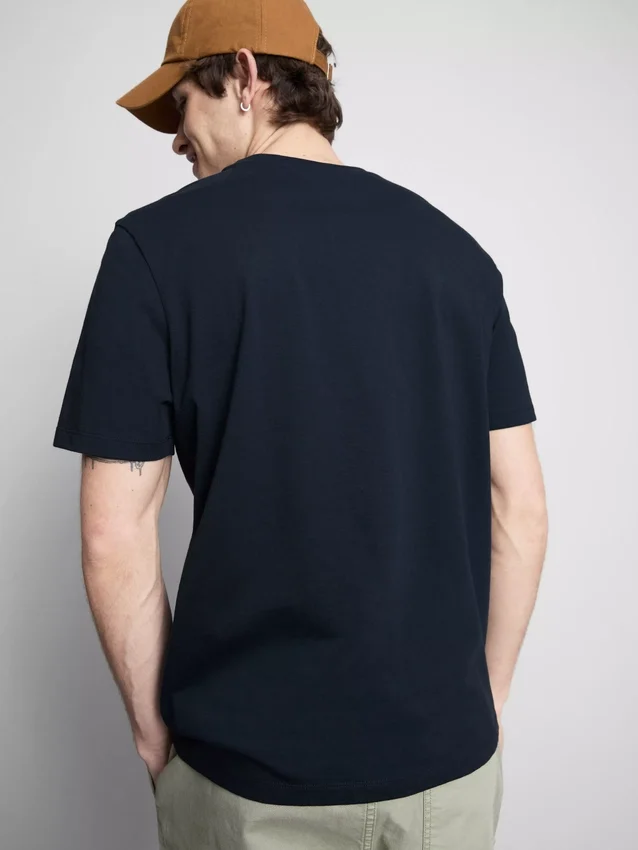 Camiseta básica de corte regular