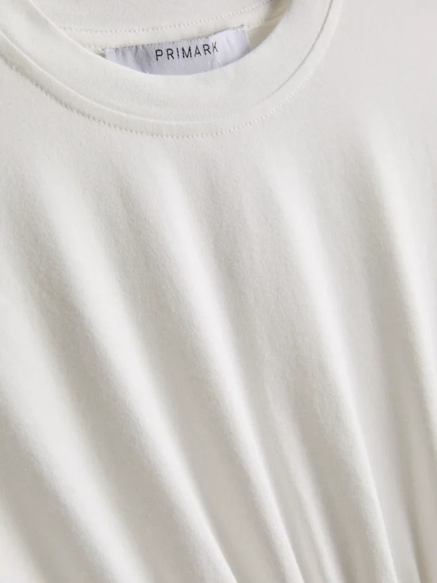 Camiseta con corte imperio