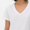 Camiseta con cuello en V