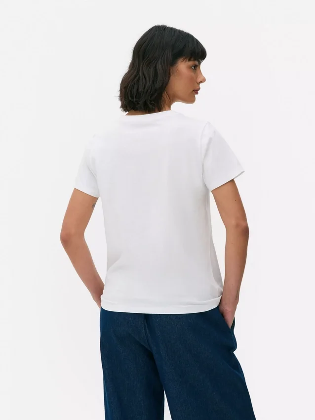 Camiseta con cuello en V