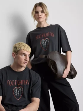 Camiseta con diseño de Foo Fighters