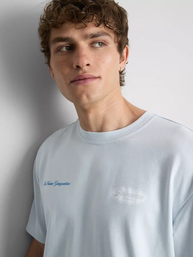 Camiseta con diseño de frutas